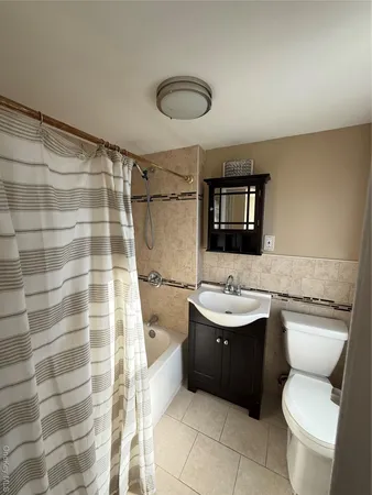 $3,000 | 610 Laurelton Boulevard, Unit 2, Long Beach, NY 11561