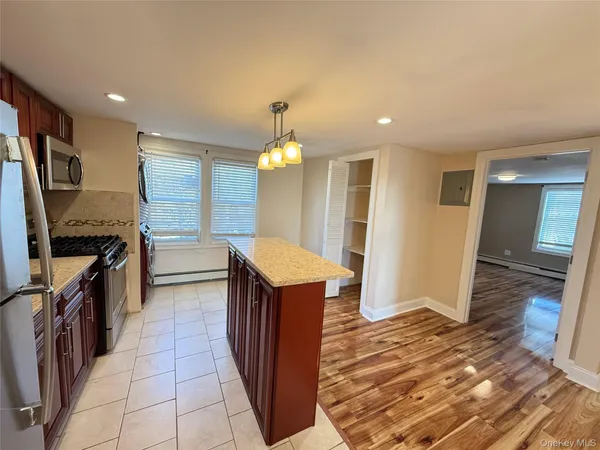 $3,000 | 610 Laurelton Boulevard, Unit 2, Long Beach, NY 11561