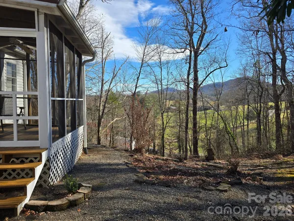 $250,000 | 129 Oak Trails Pass, Leicester, NC 28748