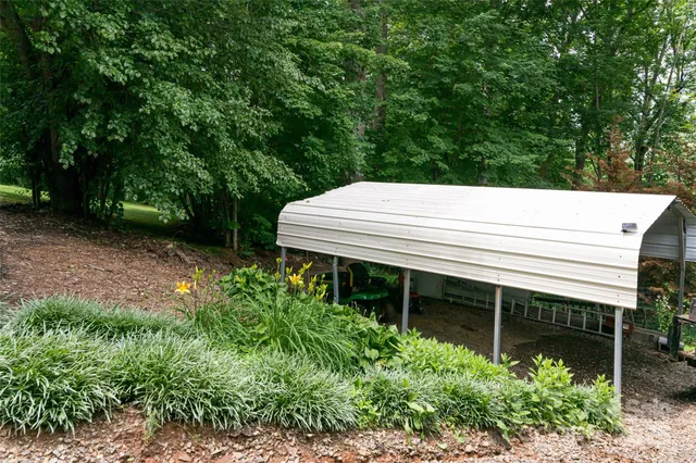 $250,000 | 129 Oak Trails Pass, Leicester, NC 28748