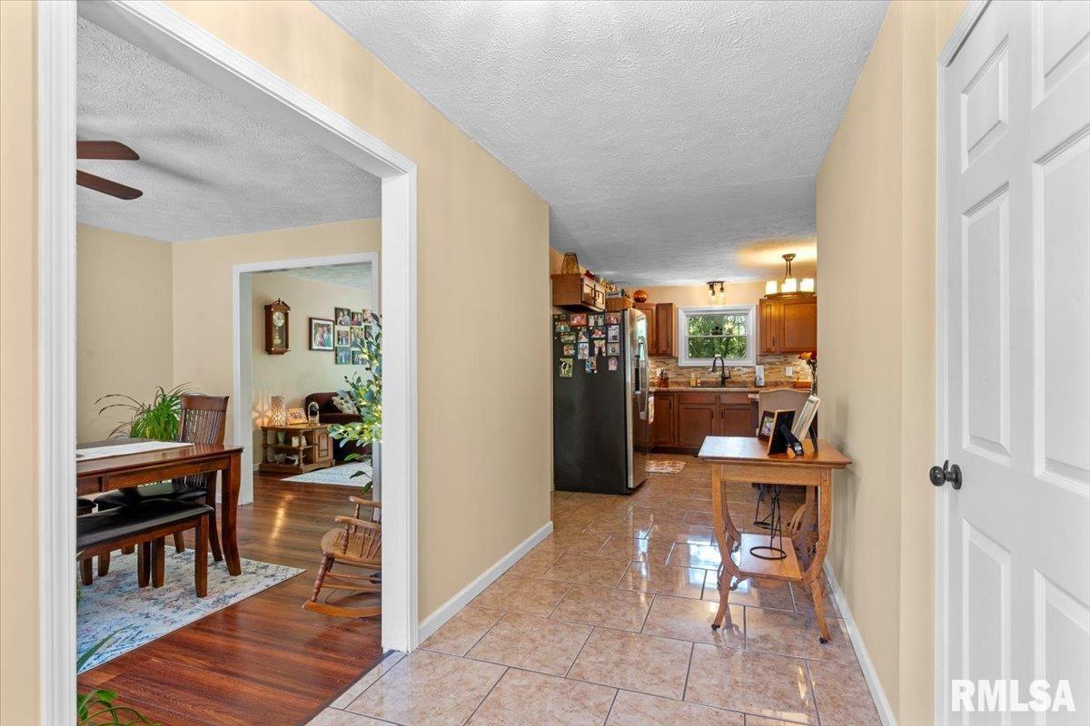 23751 Homestead Lane Athens, IL 62613 - Photo 12 of 54 Gallery Image 12