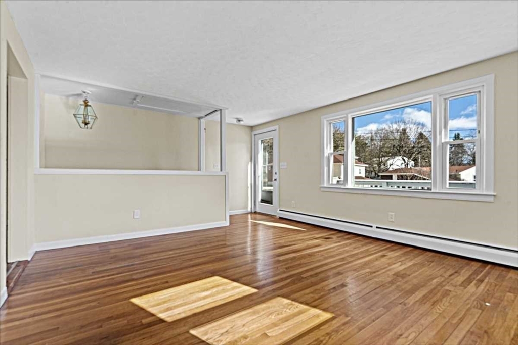 18 Mohican Road Worcester, MA 01605 - Photo 9 of 30 Gallery Image 9