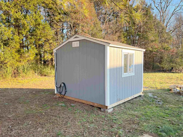 a view of a outdoor space