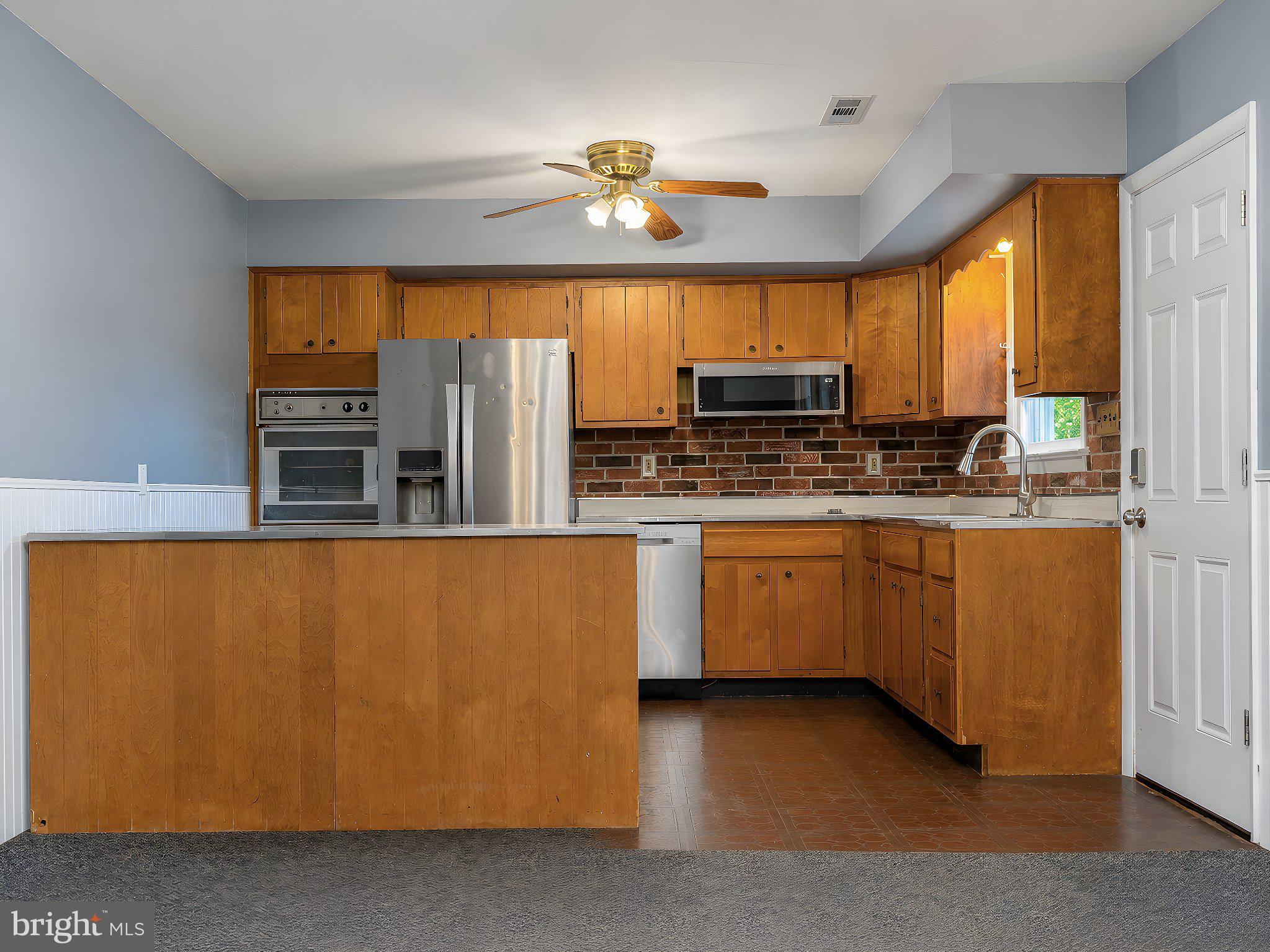 9814 Old Solomons Island Road Owings, MD 20736 - Photo 14 of 72 Gallery Image 14