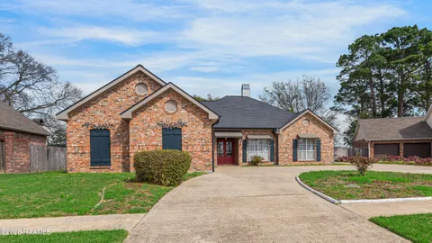 $379,999 | 408 Bon Mange Circle, Lafayette, LA 70506