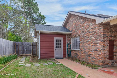 $379,999 | 408 Bon Mange Circle, Lafayette, LA 70506