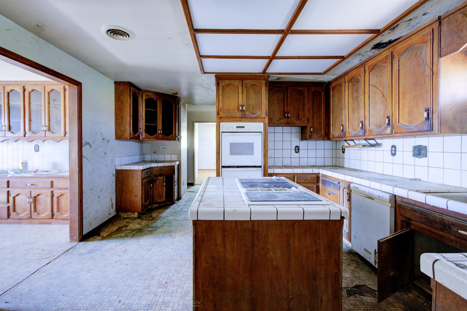 873 Loquat Avenue Patterson, CA 95363 - Photo 19 of 35 a kitchen with sink cabinets and window