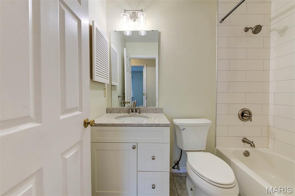 709 Turtle Cove Ballwin, MO 63011 - Photo 21 of 45