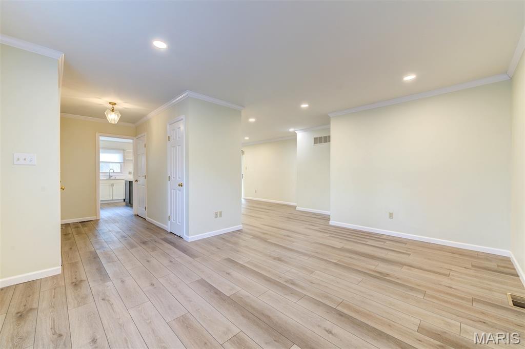 709 Turtle Cove Ballwin, MO 63011 - Photo 4 of 45