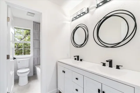 $849,000 | 201 Timpanagos Drive, Lakeway, TX 78734