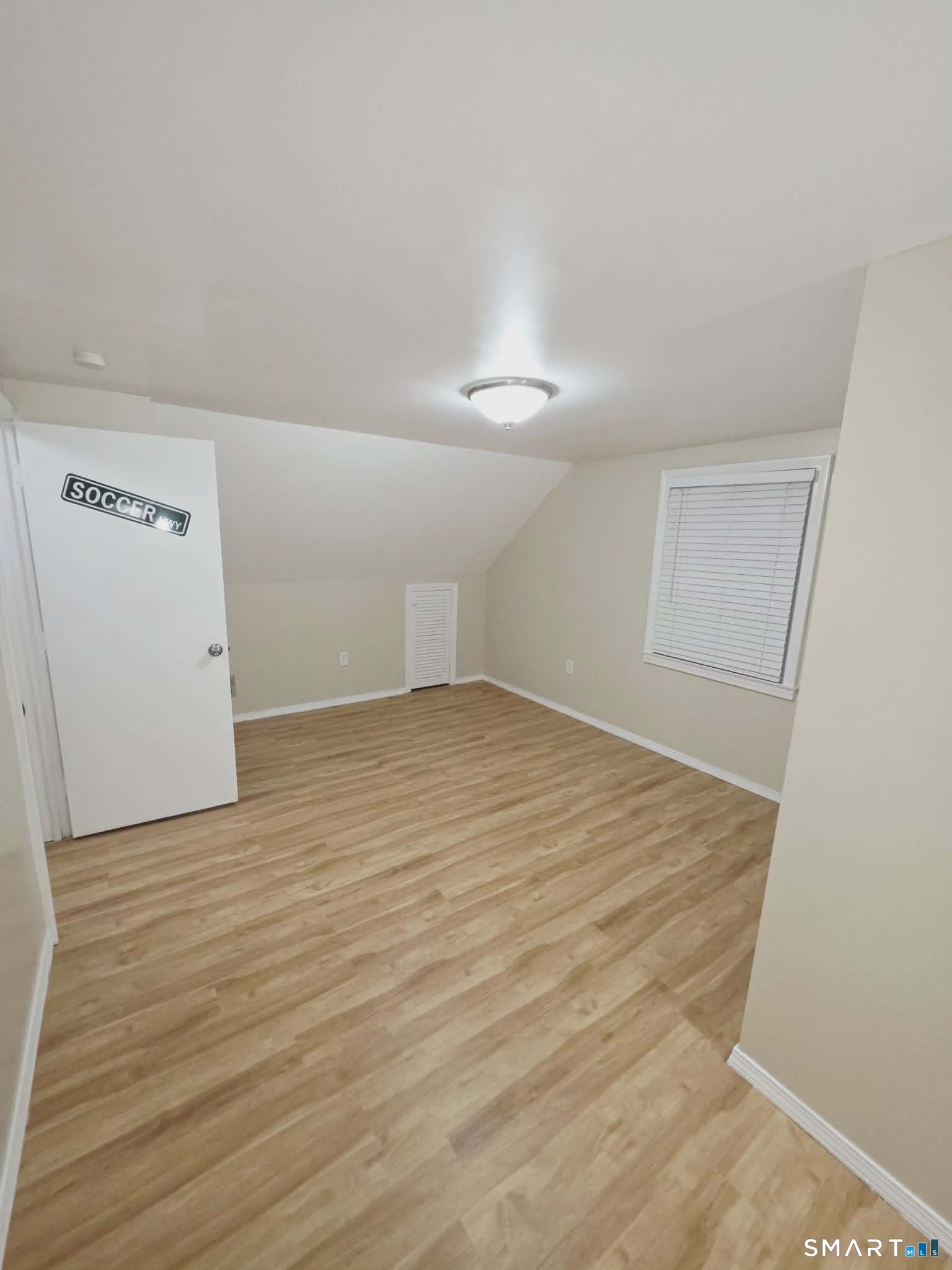 271 Gaylord Drive Waterbury, CT 06708 - Photo 2 of 24