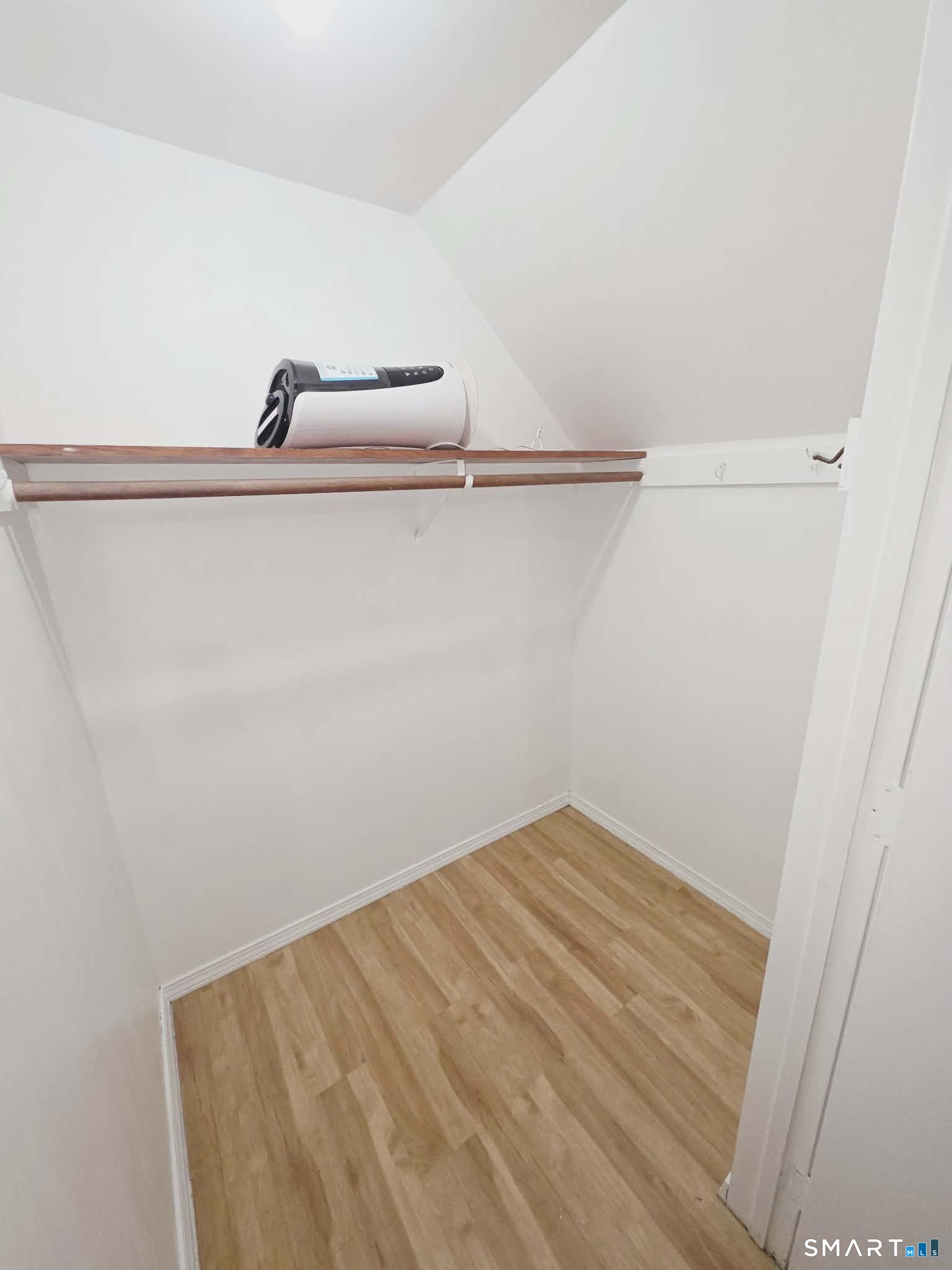 271 Gaylord Drive Waterbury, CT 06708 - Photo 5 of 24