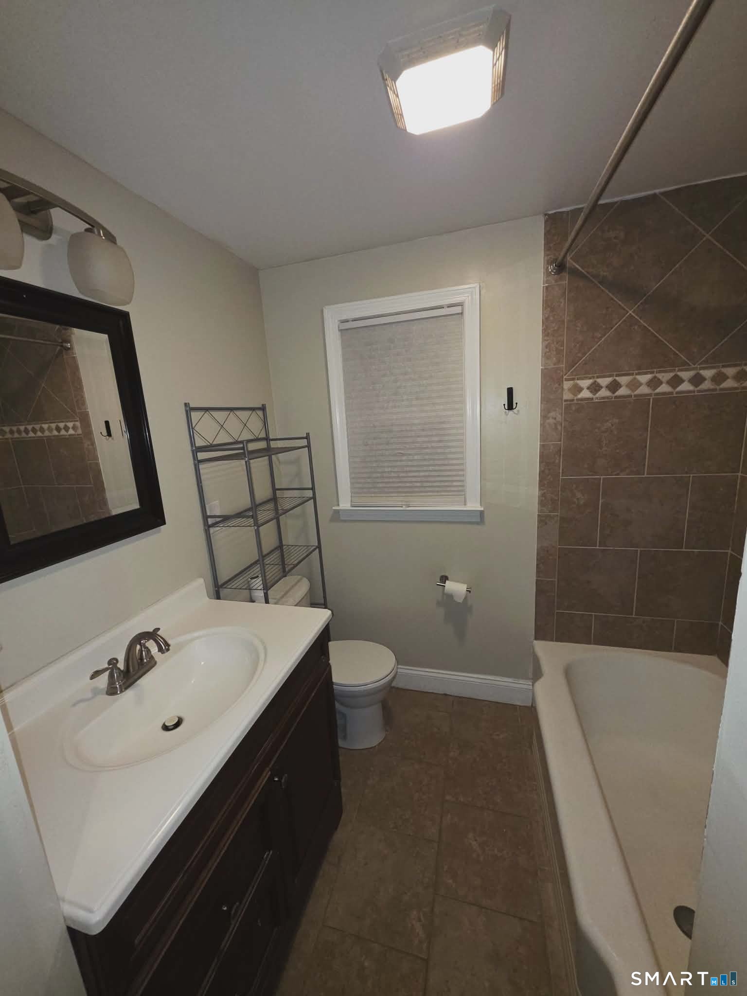 271 Gaylord Drive Waterbury, CT 06708 - Photo 8 of 24