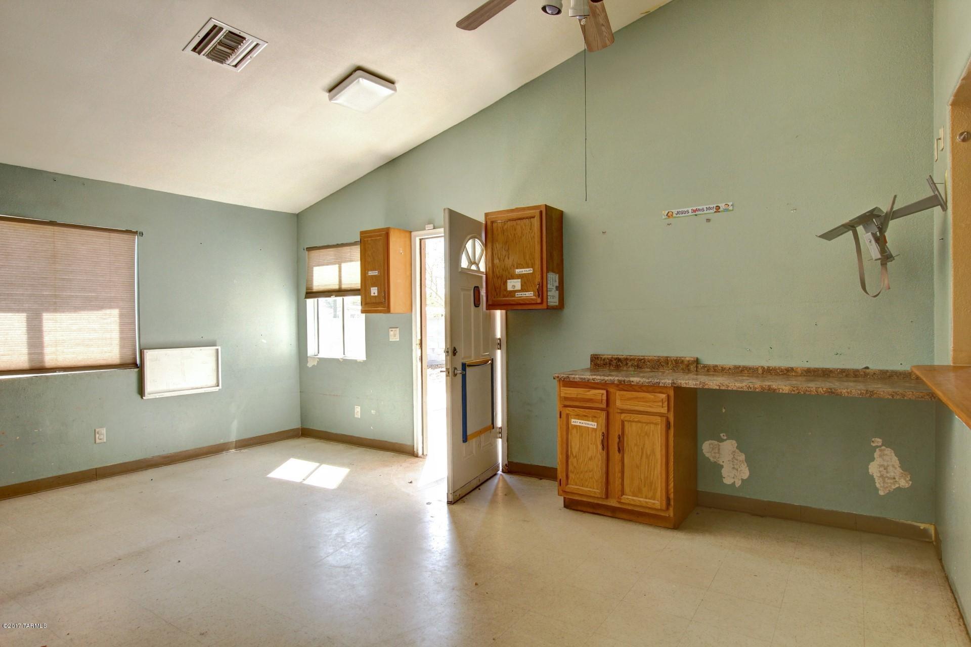 2802 West Alvaro Road Tucson, AZ 85746 - Photo 6 of 23 Gallery Image 6