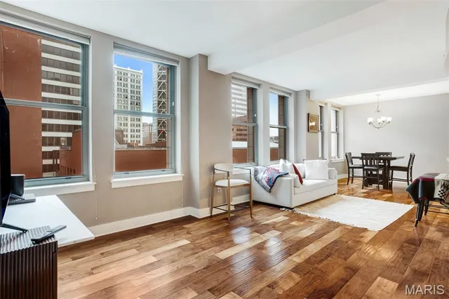 $174,900 | 314 North Broadway, Unit 1102, St. Louis, MO 63102