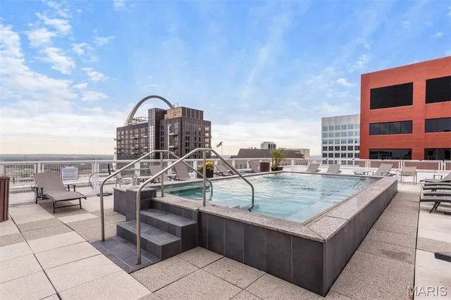 $174,900 | 314 North Broadway, Unit 1102, St. Louis, MO 63102
