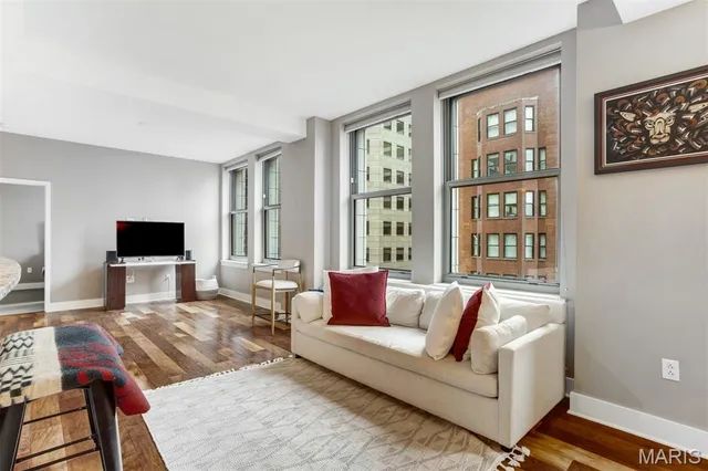 $174,900 | 314 North Broadway, Unit 1102, St. Louis, MO 63102