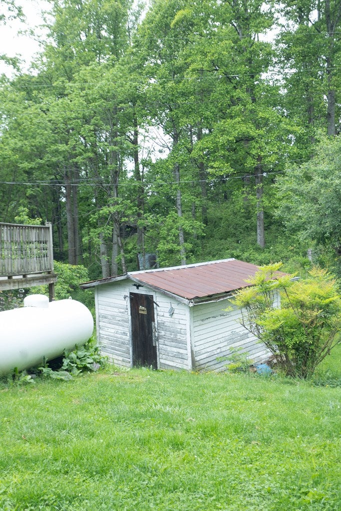 3195 Osborne Mountain Road Raven, VA 24639 - Photo 27 of 31 Gallery Image 27