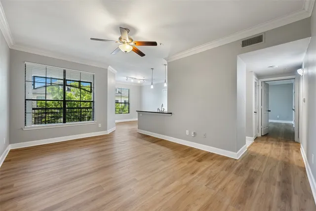 $1,975 | 7701 Rialto Boulevard, Unit 1433, Austin, TX 78735