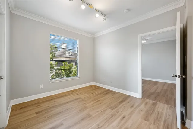 $1,975 | 7701 Rialto Boulevard, Unit 1433, Austin, TX 78735