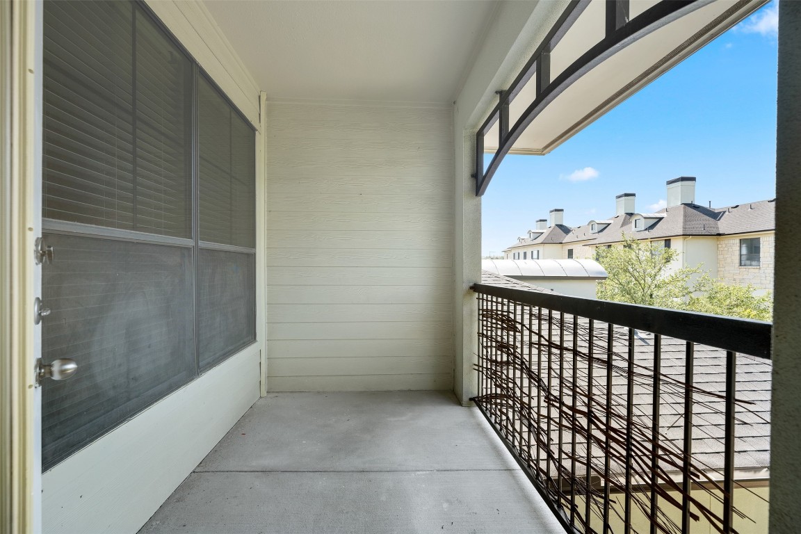 7701 Rialto Boulevard, Unit 1433 Austin, TX 78735 - Photo 19 of 31 a view of balcony