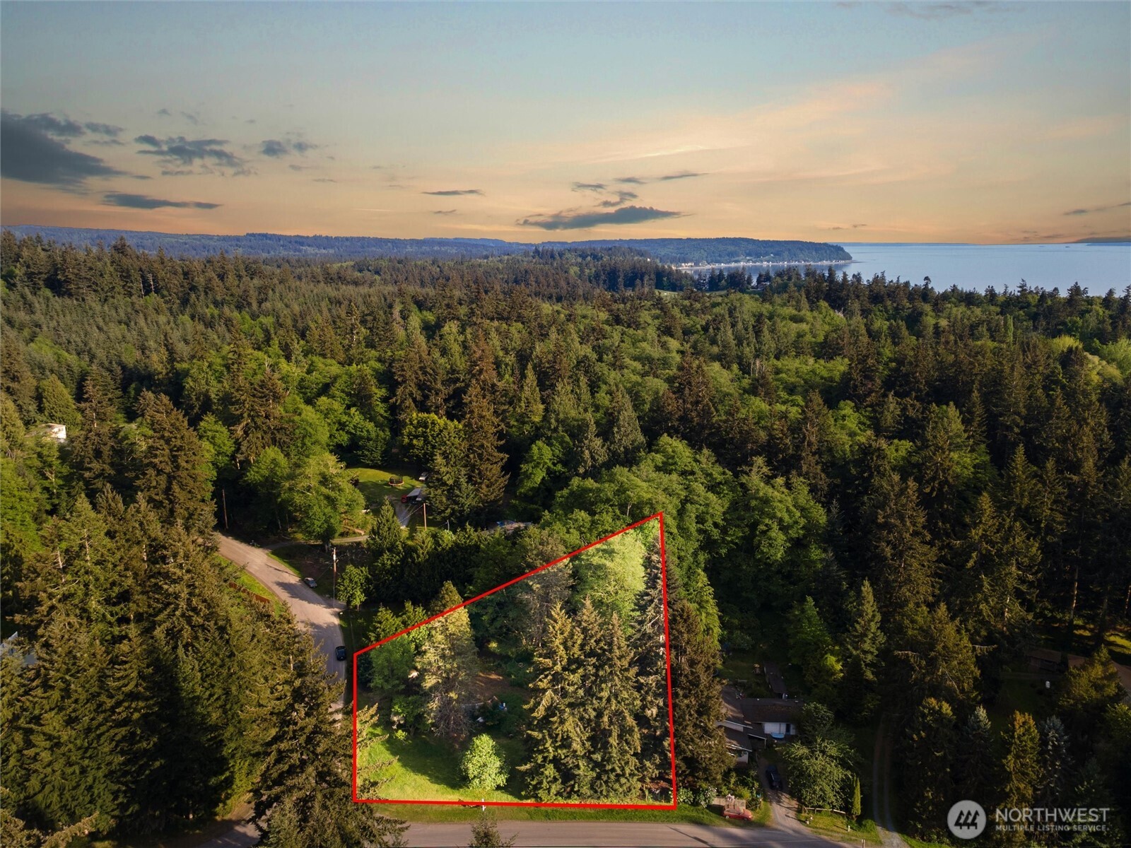 2844 Sunlight Drive Clinton, WA 98236 - Photo 3 of 16