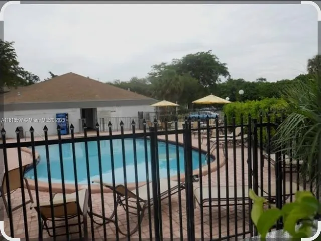 $1,950 | 8000 Fairview Drive, Unit 301, Tamarac, FL 33321