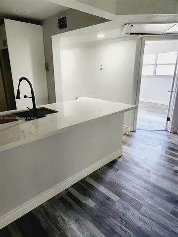 $1,950 | 8000 Fairview Drive, Unit 301, Tamarac, FL 33321