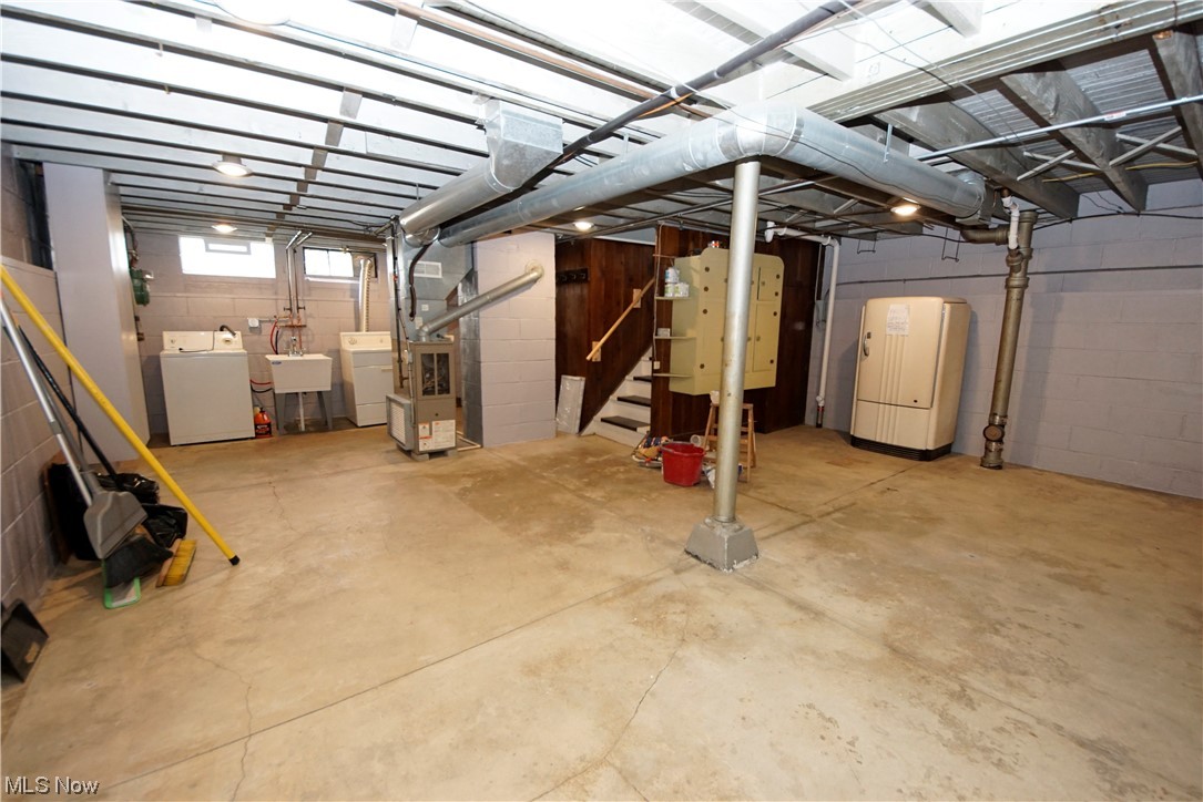3194 Joslyn Road Cleveland, OH 44111 - Photo 14 of 18 Gallery Image 14