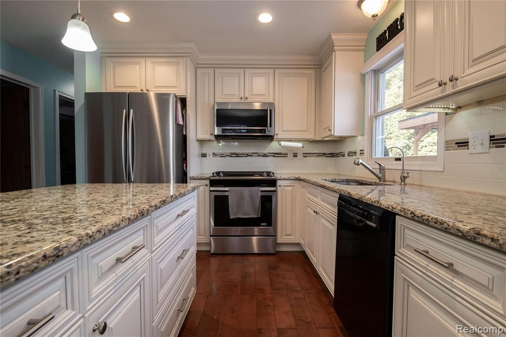 7397 Bayberry Road Pinckney, MI 48169 - Photo 9 of 25