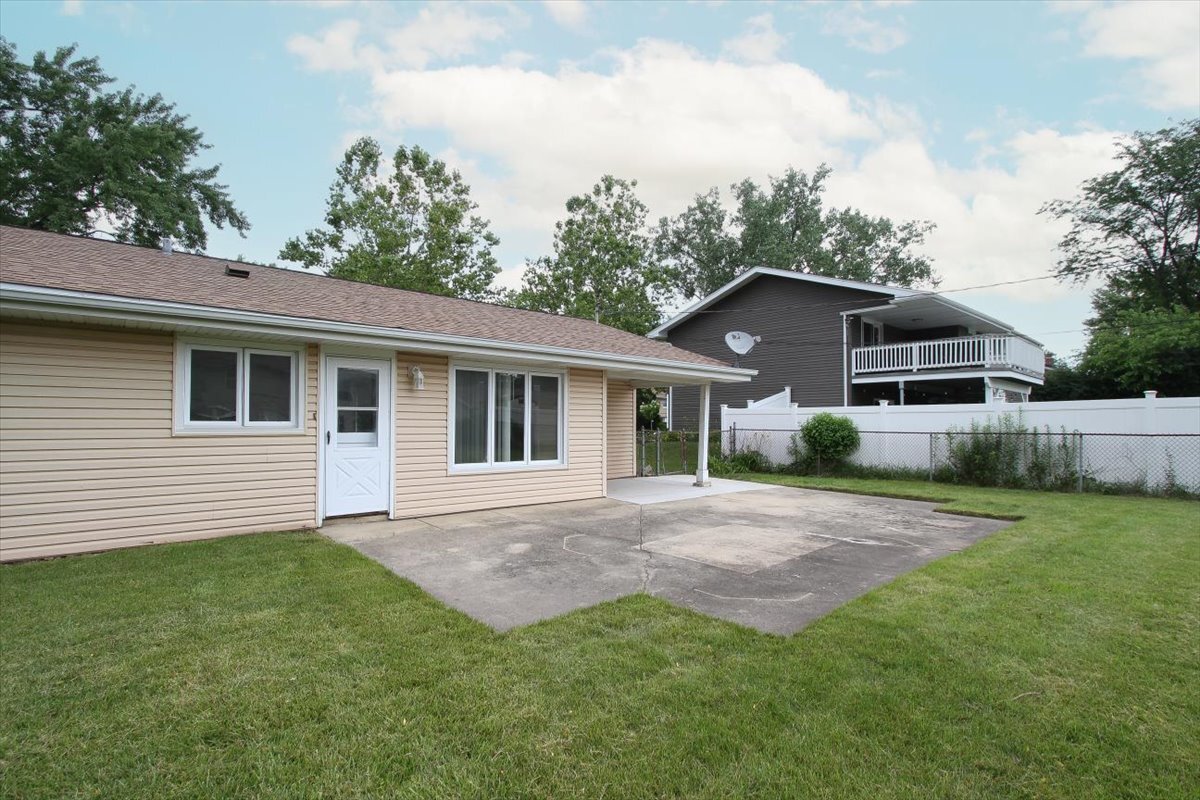 1475 Rosedale Lane Hoffman Estates, IL 60169 - Photo 24 of 25