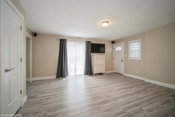 $3,500 | 685 Anthony Trail, Northbrook, IL 60062