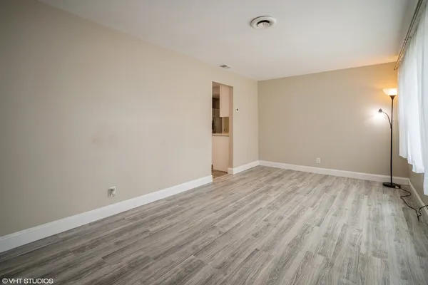 $3,500 | 685 Anthony Trail, Northbrook, IL 60062