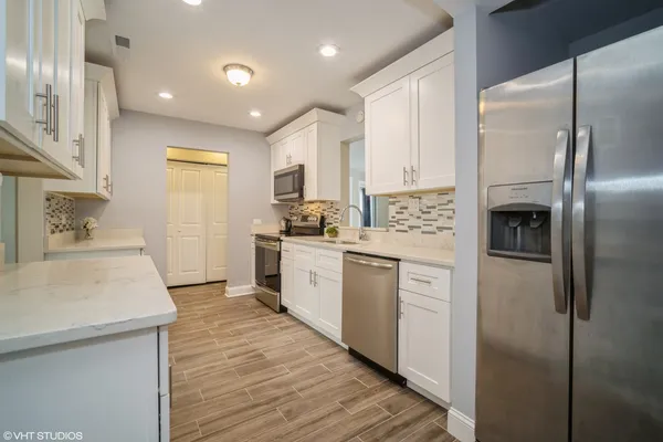 $3,500 | 685 Anthony Trail, Northbrook, IL 60062