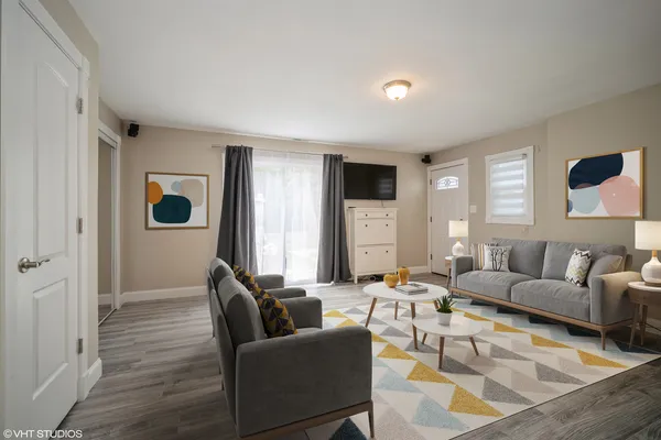 $3,500 | 685 Anthony Trail, Northbrook, IL 60062