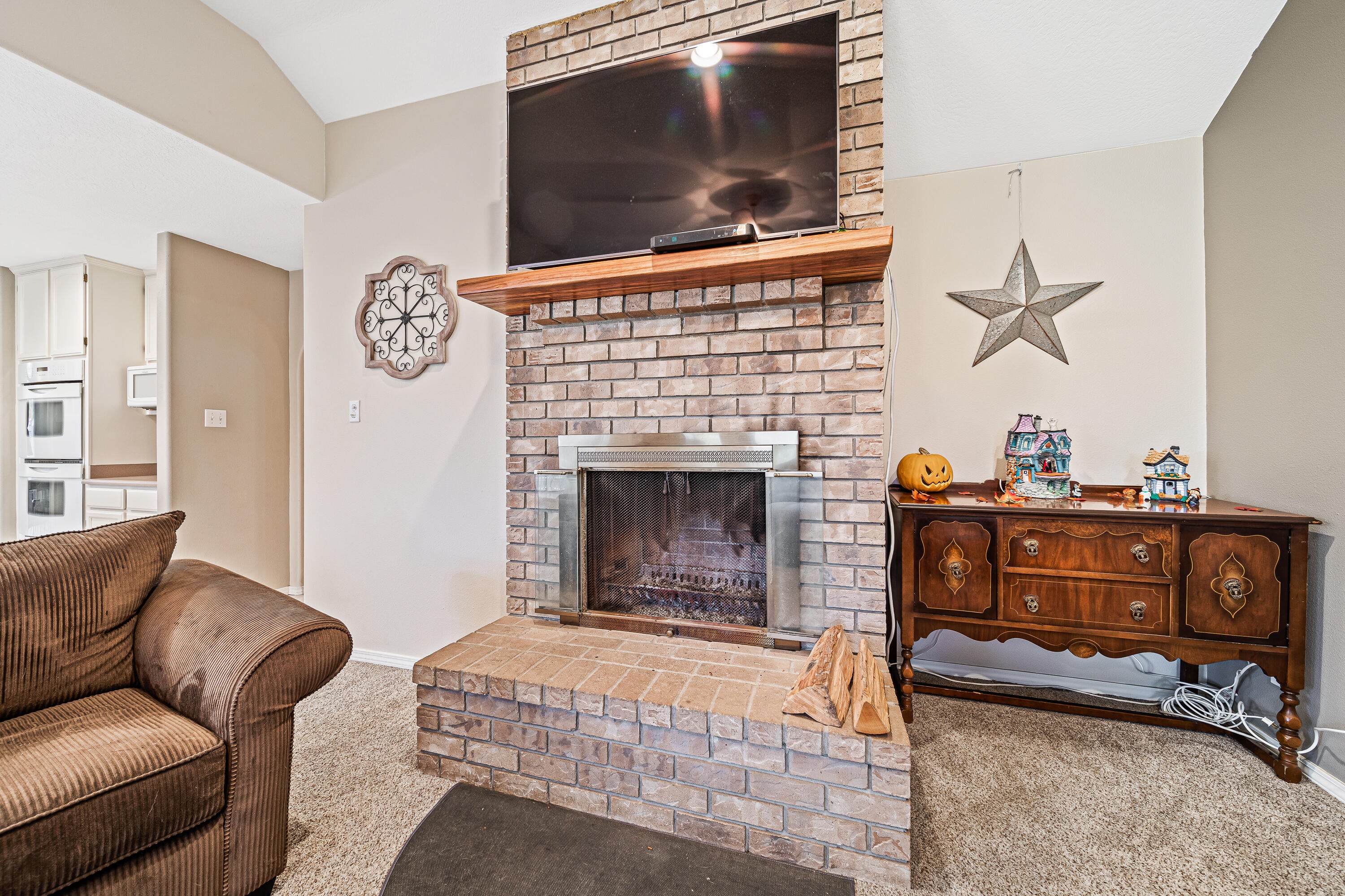 11381 Meadows Road White City, OR 97503 - Photo 13 of 46 13