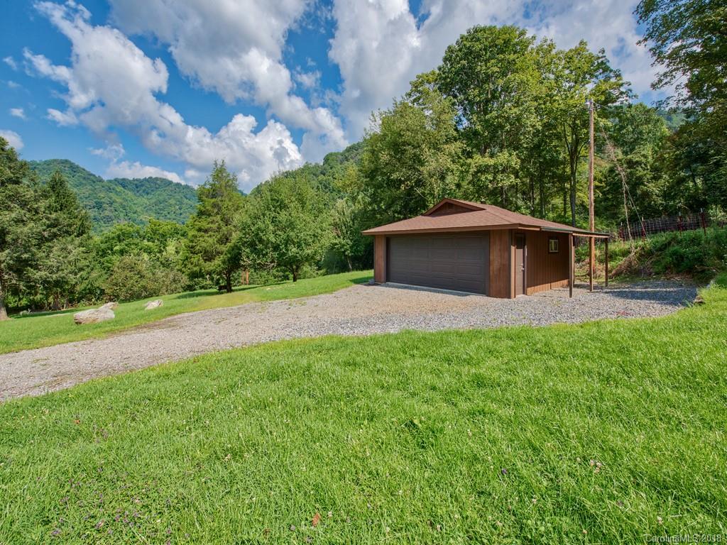 534 Sugar Cove Road Clyde, NC 28721 - Photo 2 of 20