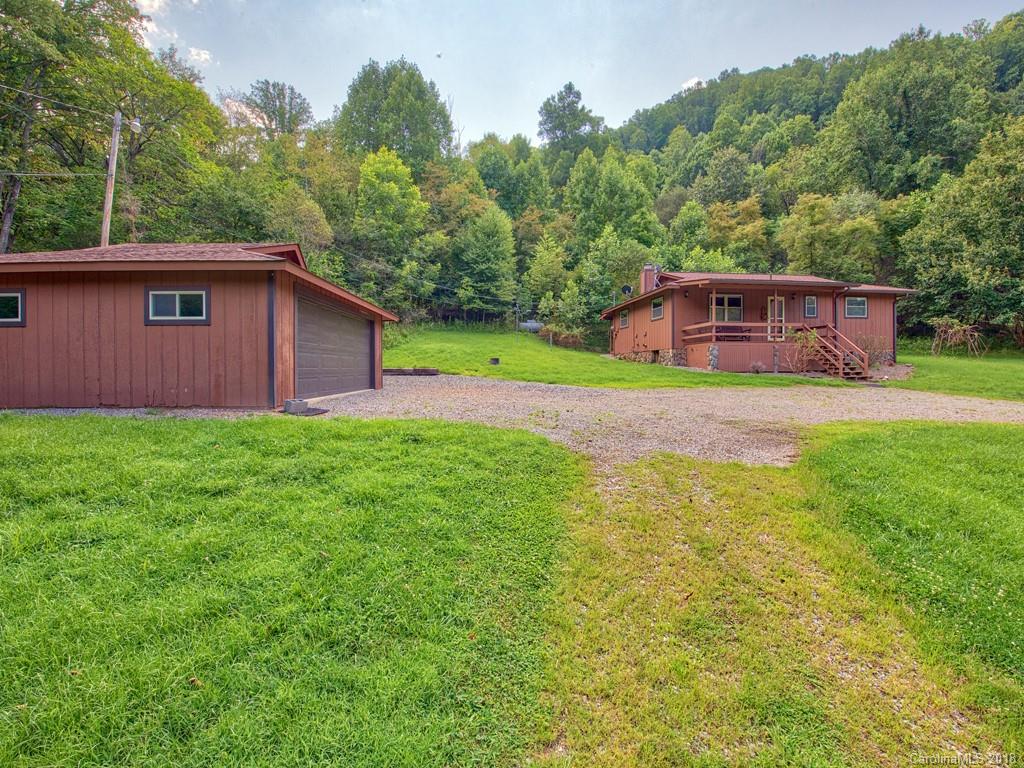 534 Sugar Cove Road Clyde, NC 28721 - Photo 3 of 20