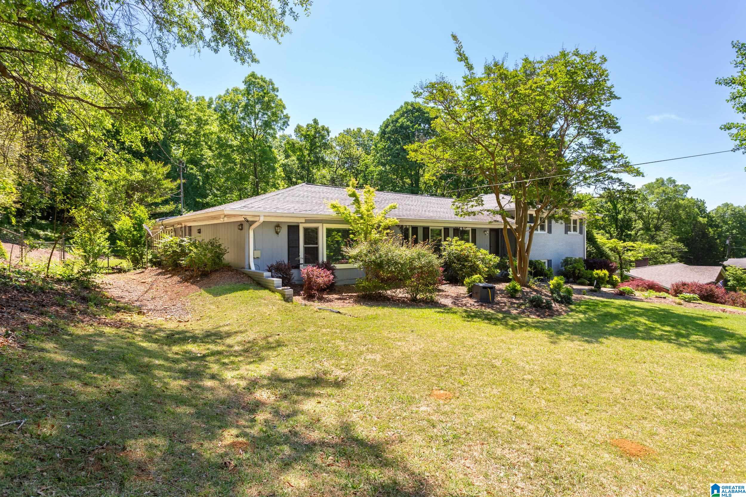 605 Crestview Road Anniston, AL 36207 - Photo 3 of 44