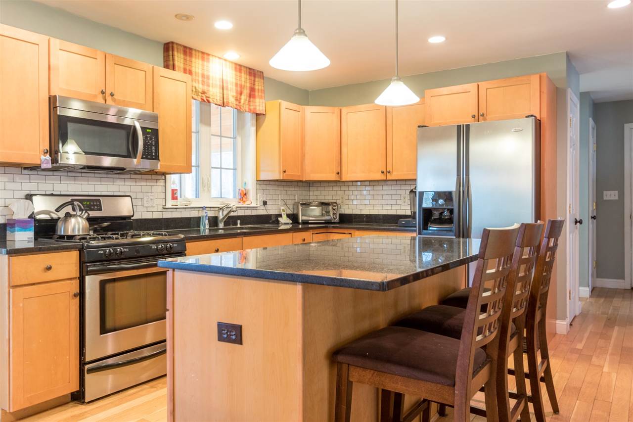 56 Hampton Road Exeter, NH 03833 - Photo 3 of 33