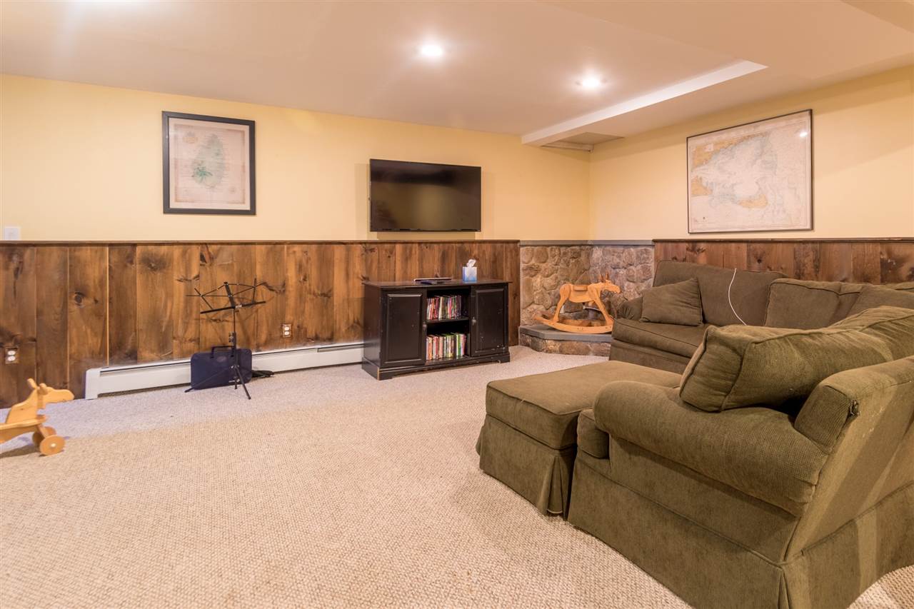 56 Hampton Road Exeter, NH 03833 - Photo 21 of 33