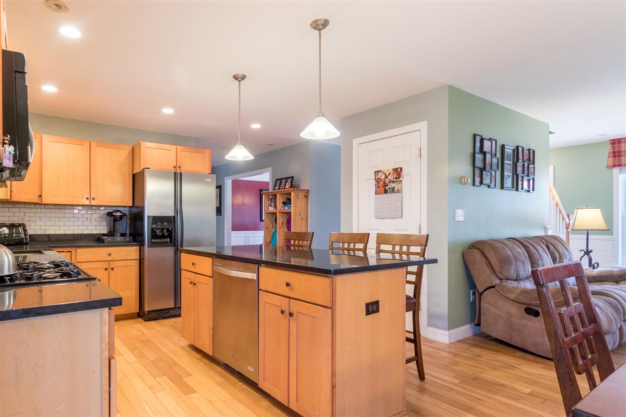 56 Hampton Road Exeter, NH 03833 - Photo 5 of 33