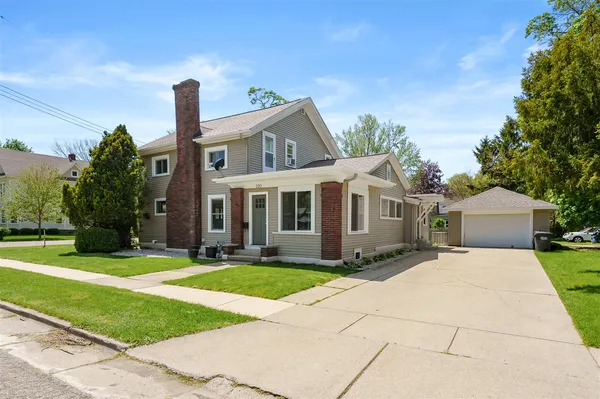 $289,900 | 220 South Anderson Street, Plainwell, MI 49080