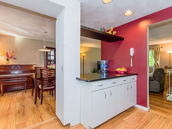 31 Hastings Road Dedham, MA 02026 - Photo 7 of 28 Gallery Image 7