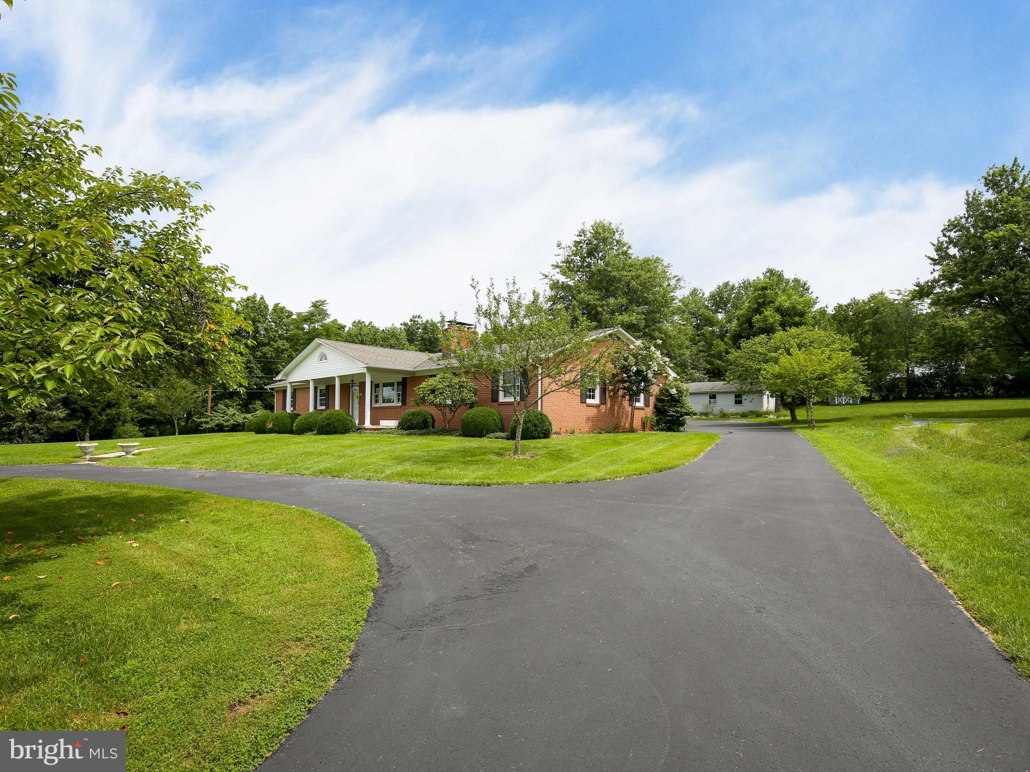 307 Marple Road Winchester, VA 22603 - Photo 5 of 46 Gallery Image 5