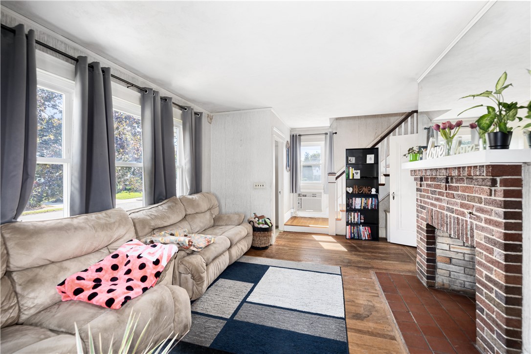 153 Lyndon Road Cranston, RI 02905 - Photo 9 of 26 Gallery Image 9