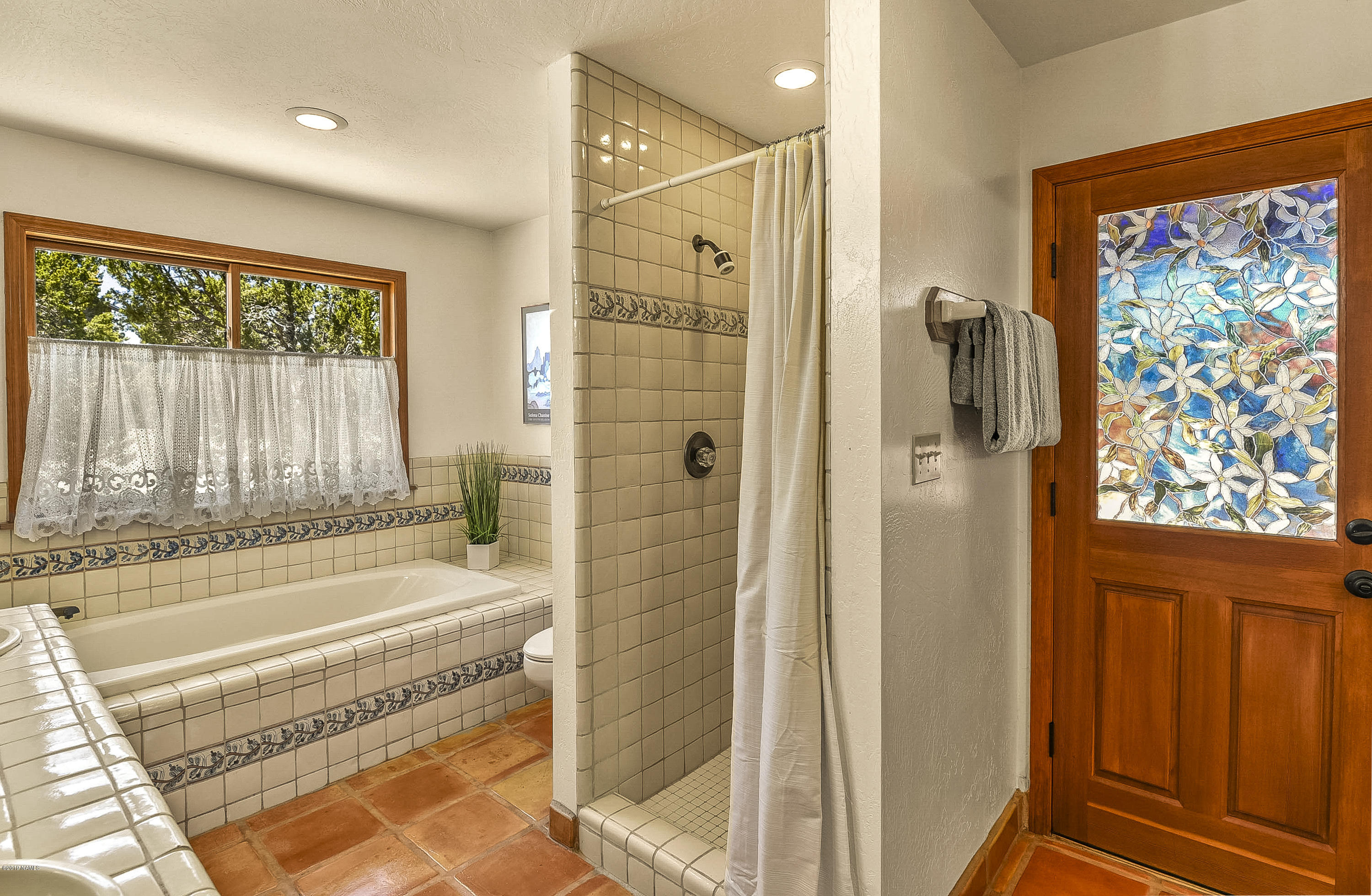 5950 Leupp Road Flagstaff, AZ 86004 - Photo 23 of 67 Master bath