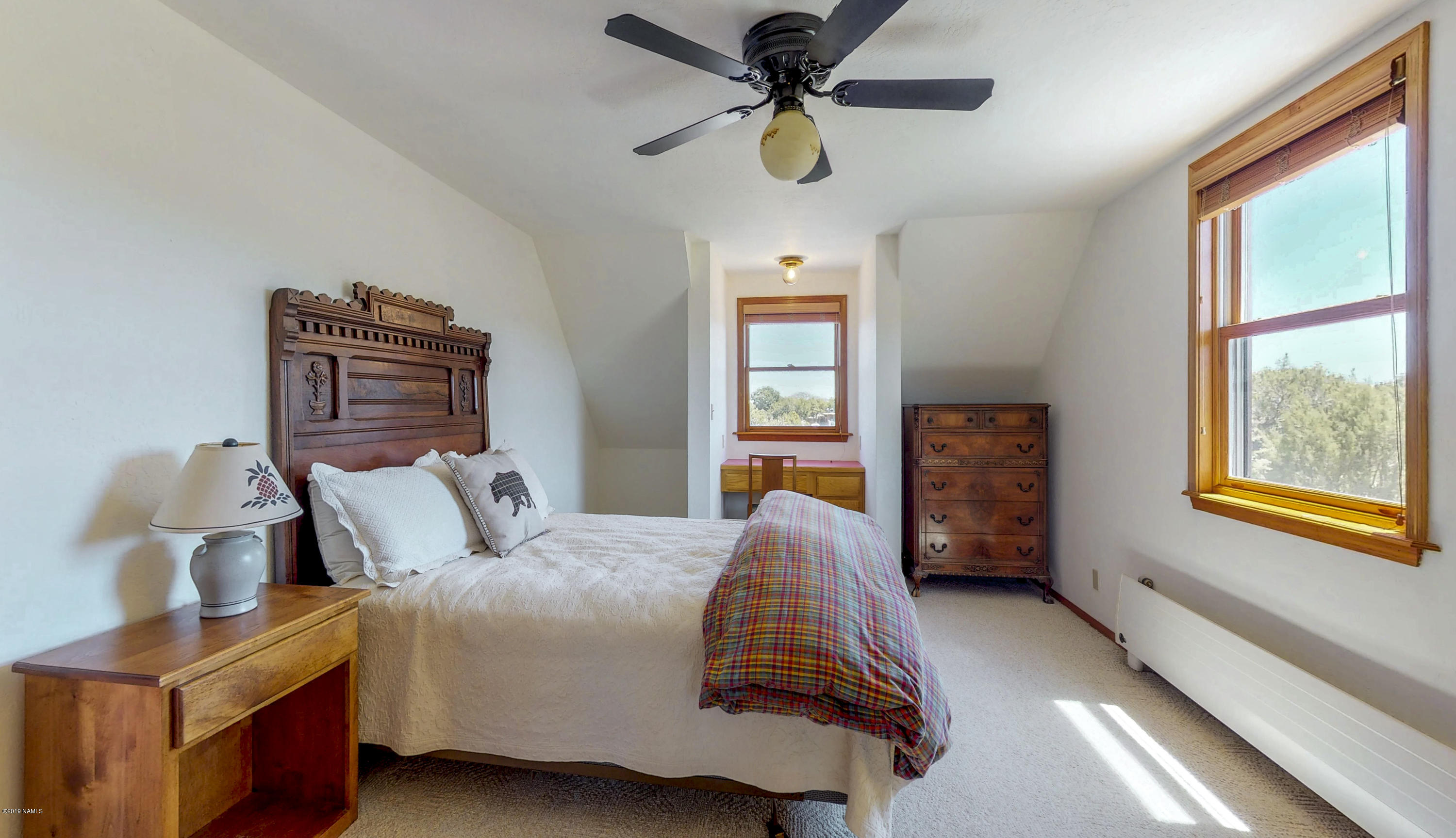 5950 Leupp Road Flagstaff, AZ 86004 - Photo 28 of 67 Upstairs guest room
