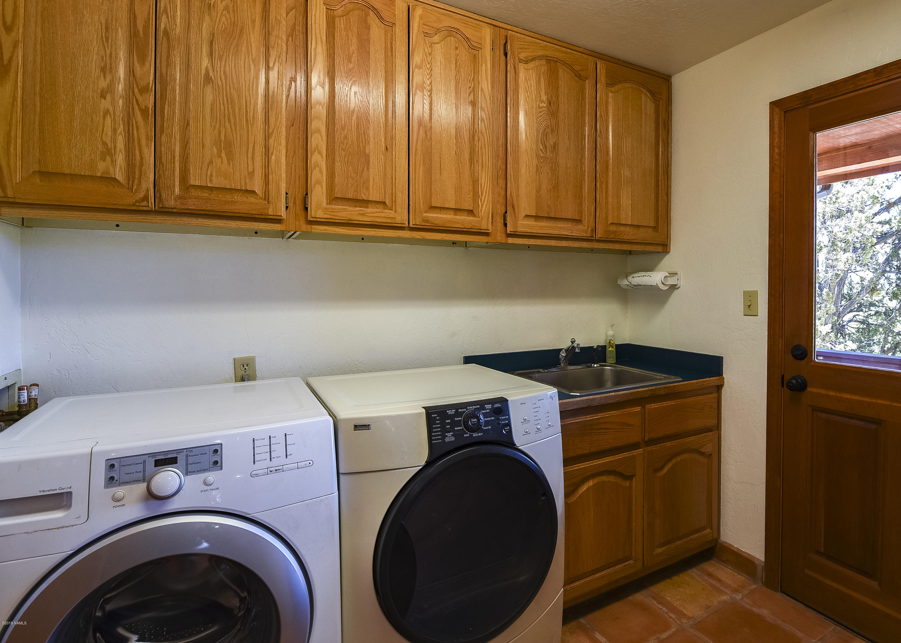 5950 Leupp Road Flagstaff, AZ 86004 - Photo 37 of 67 Laundry main floor