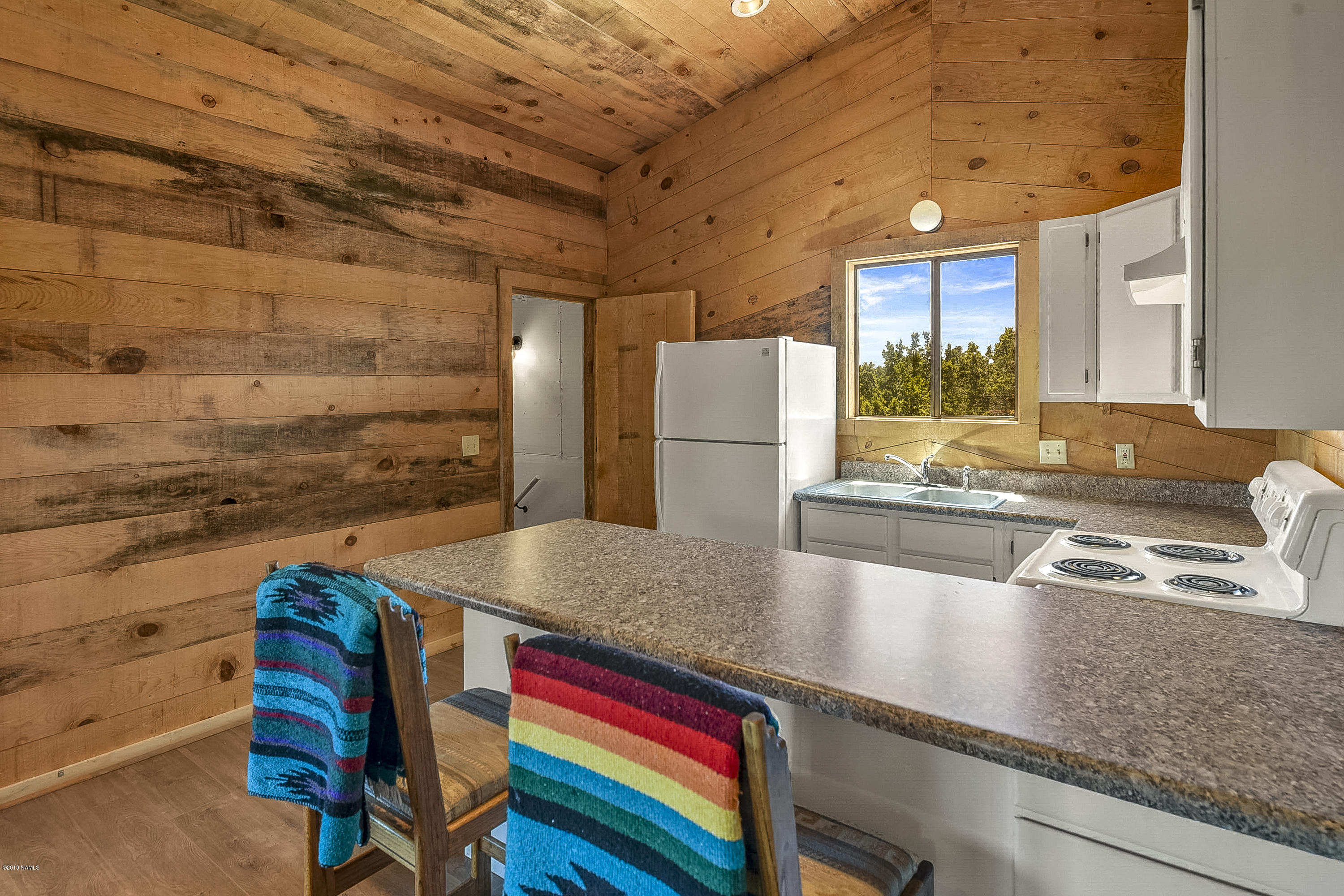 5950 Leupp Road Flagstaff, AZ 86004 - Photo 43 of 67 Guest house kitchen
